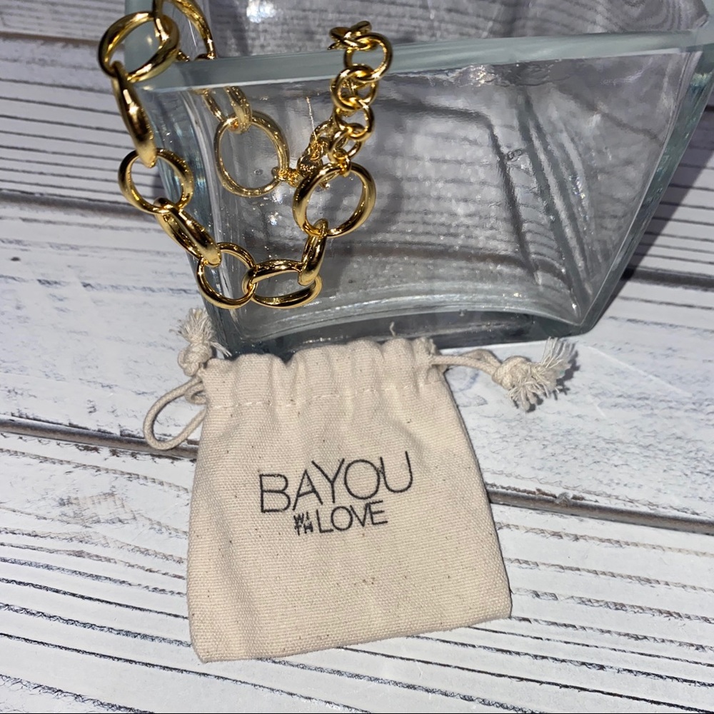 BAYOU WITH LOVE Oval Chain Bracelet